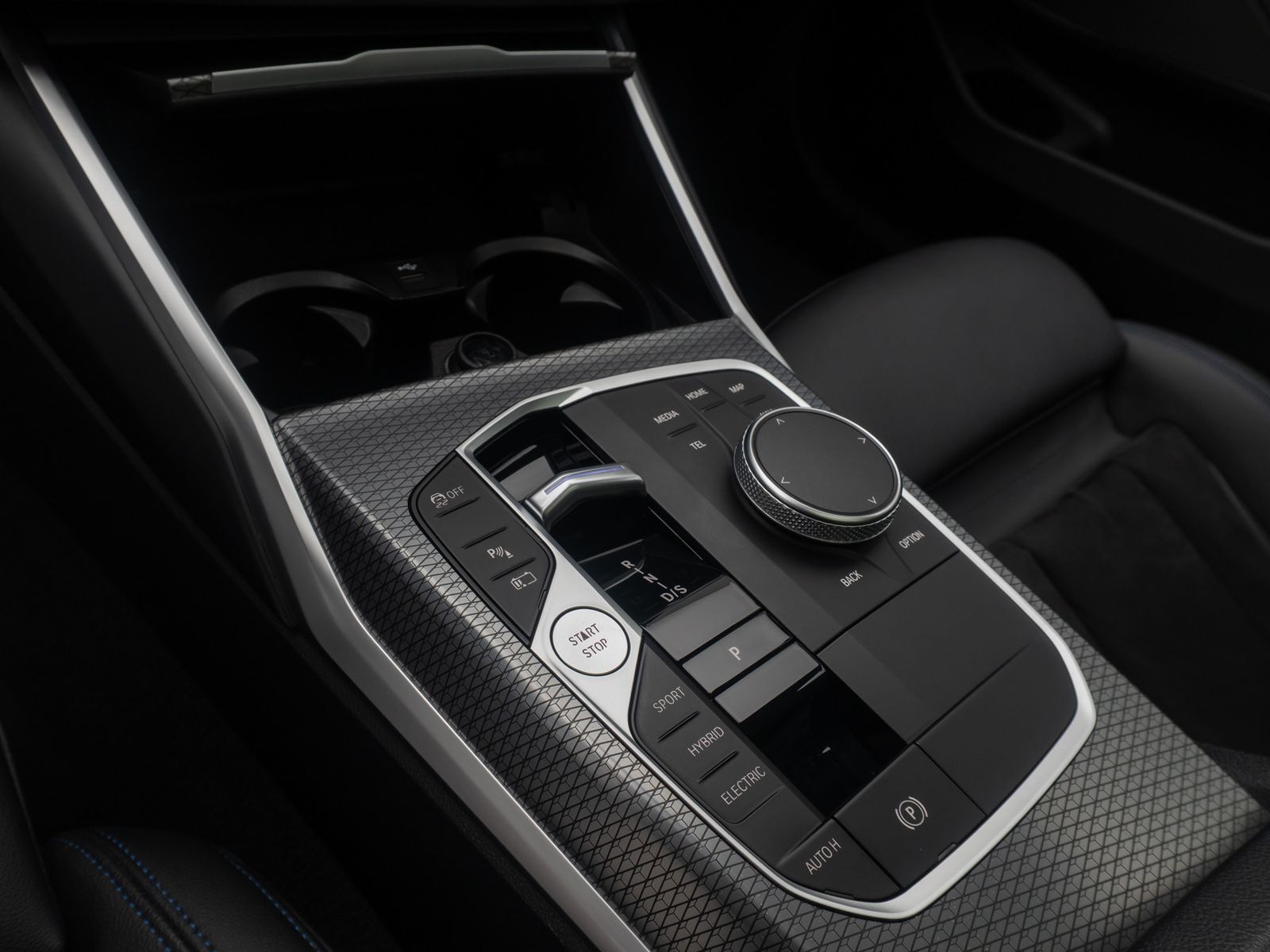 Fahrzeugabbildung BMW 320e M Sport AHK Panorama Stop&Go DAB H/K 18Zoll