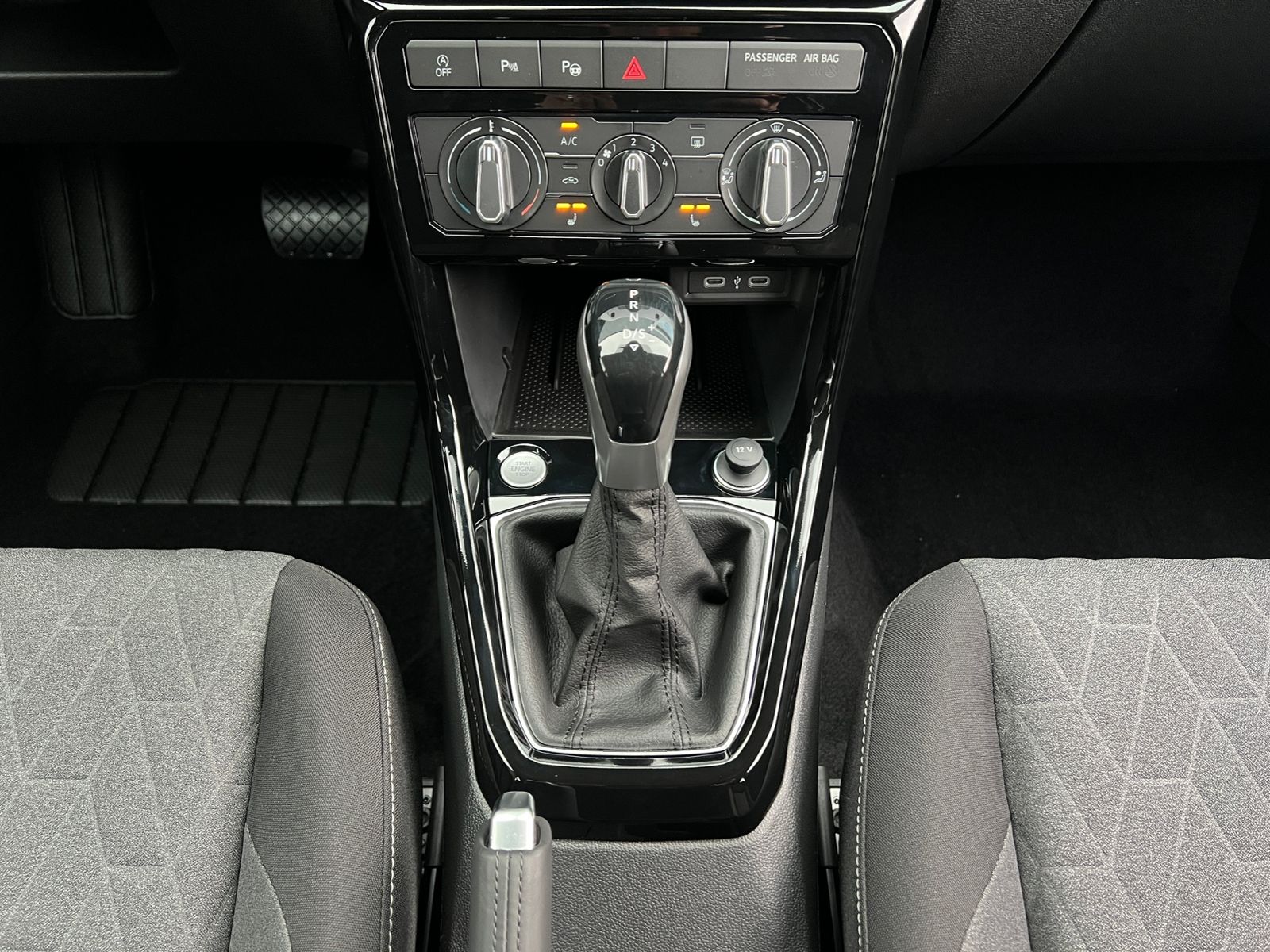 Fahrzeugabbildung Volkswagen T-Cross Life 1.0 TSI DSG *LED, ACC, Klima, Ready