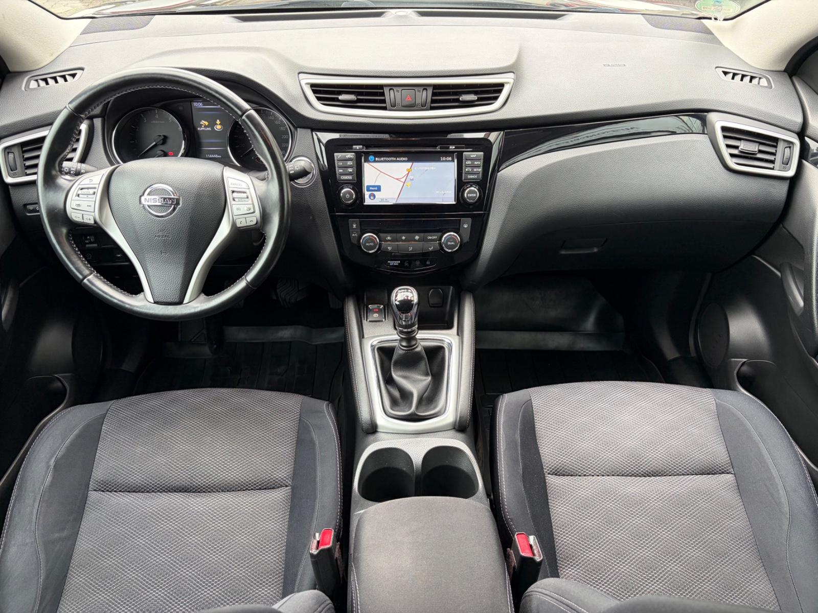 Nissan Qashqai 360° 1.6*PANO*NAVI*LED*360°-CAM*1HAND*LM