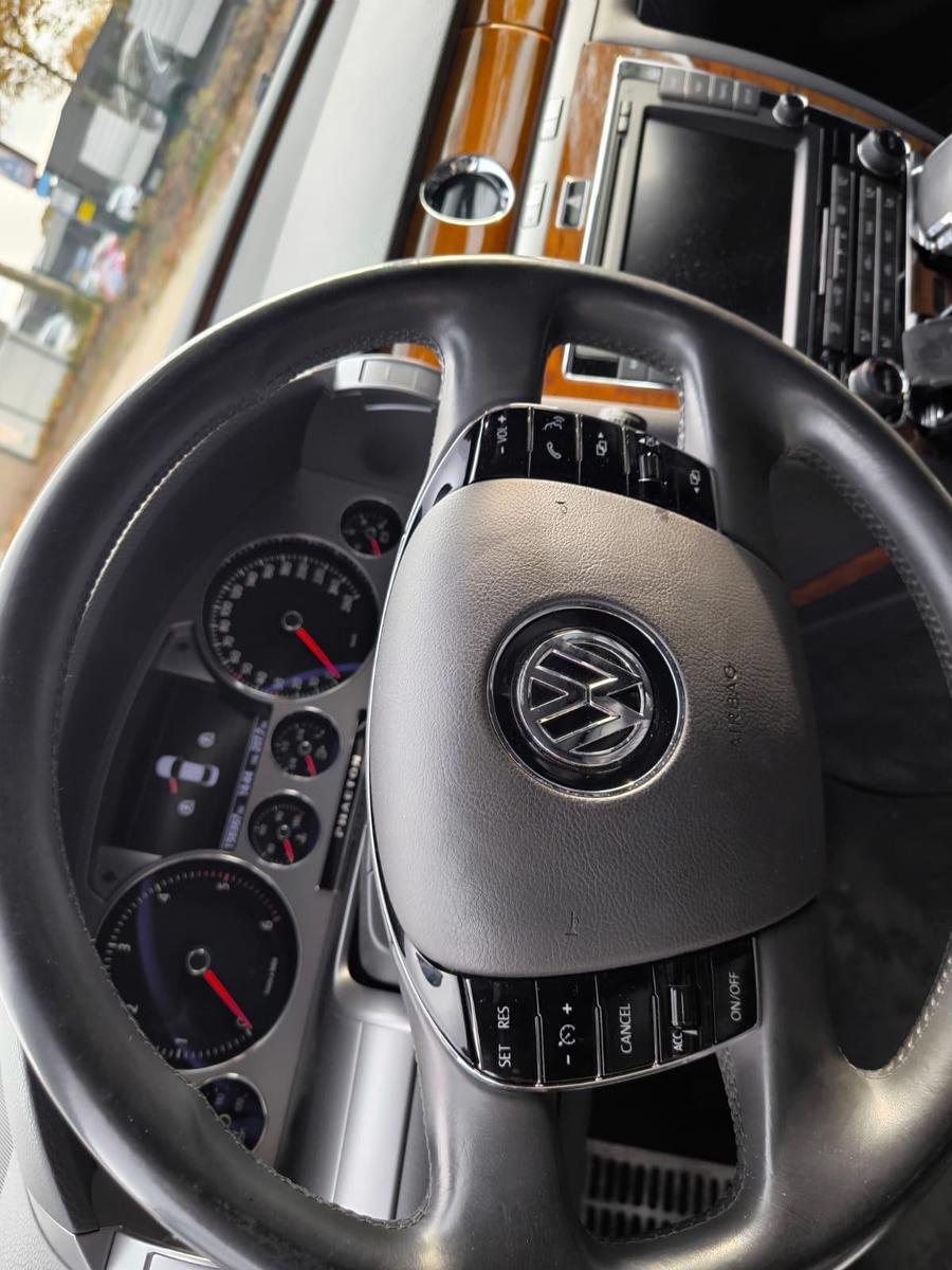 Volkswagen Phaeton 3.0 V6 TDI 4MOTION Kühlschrank Tausch mö