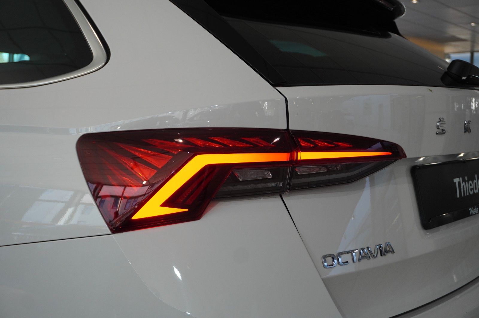 Fahrzeugabbildung SKODA Octavia COMBI 2.0D STYLE NAVI/LED/VIRTU./SHZ/DAB