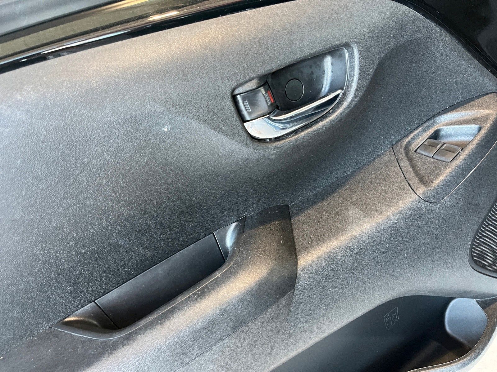 Fahrzeugabbildung Toyota Aygo AYGO x-play Team D