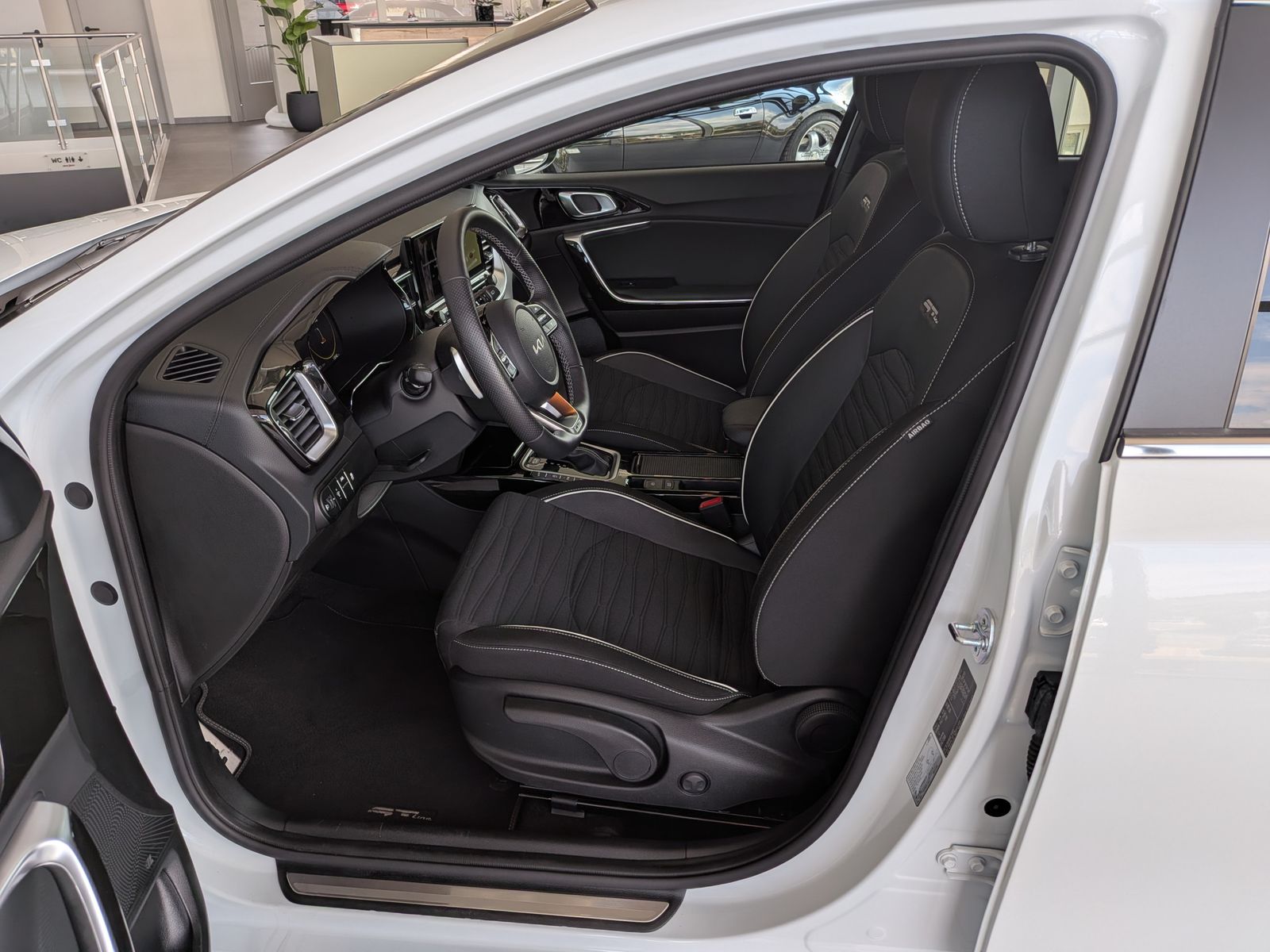 Fahrzeugabbildung Kia cee'd / Ceed GT Line LED JBL ACC KAM 7-JAHRE GAR