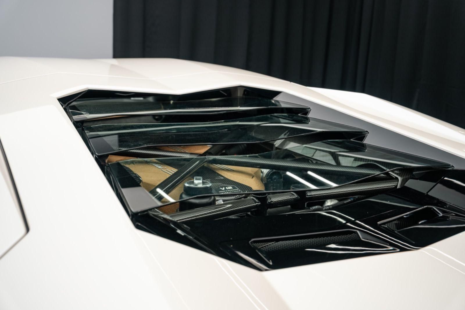 Fahrzeugabbildung Lamborghini Aventador Ultimae/KAMERA/CARBON/GARANTIE 05/27