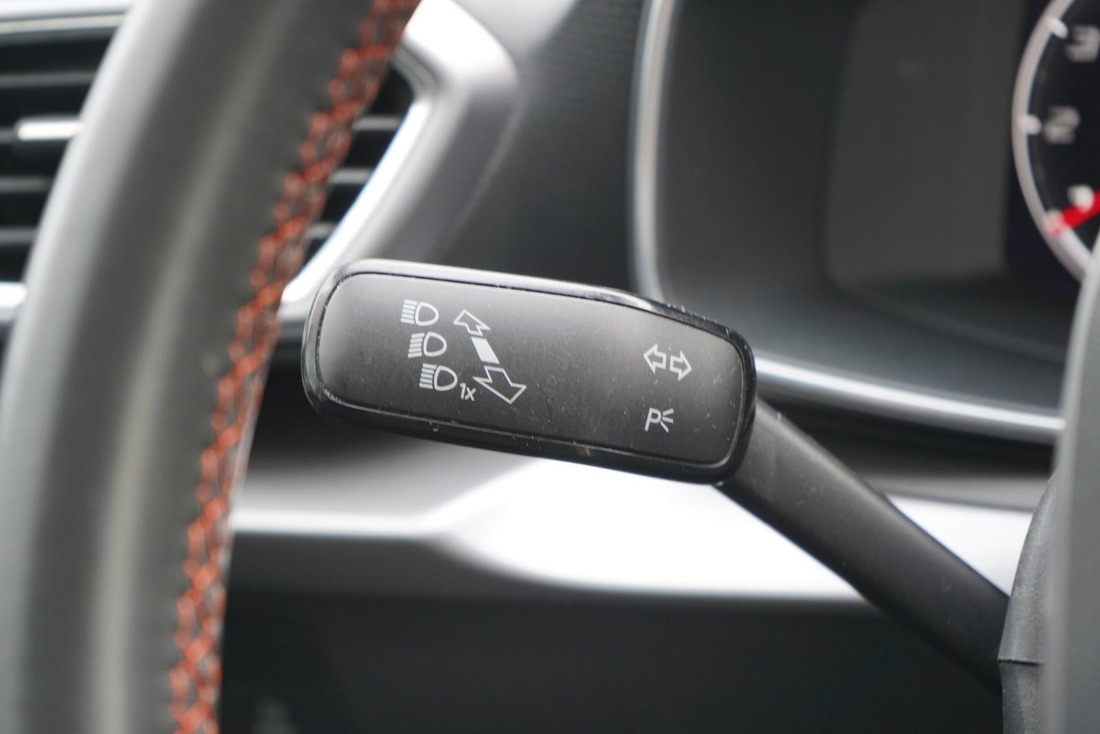 Seat Leon Sportstourer 1.5 FR LED Navi DAB Kamera USB