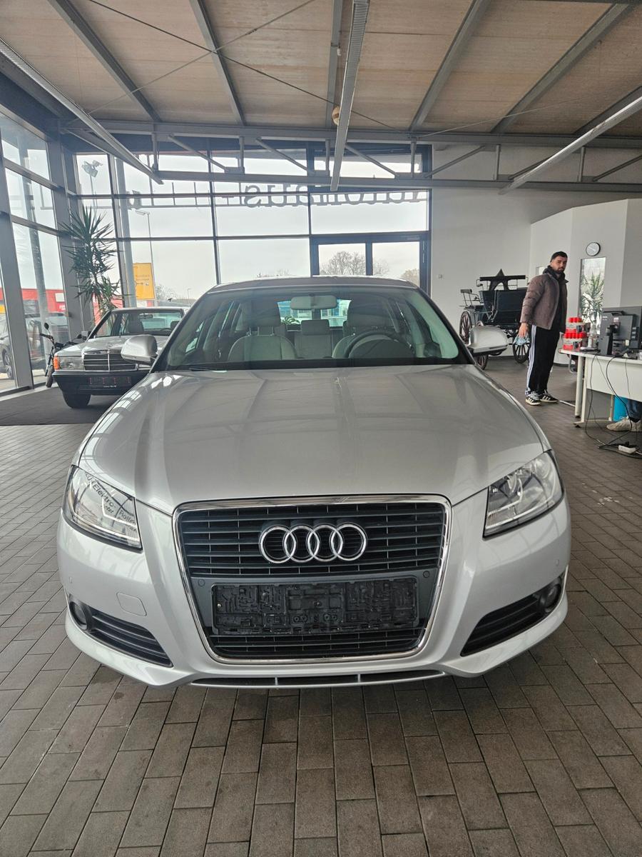 Audi A3 1.6 Attraction Sportback*Android Auto*