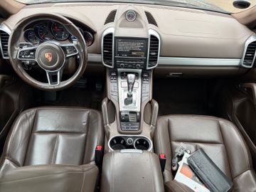 Porsche Cayenne - 5