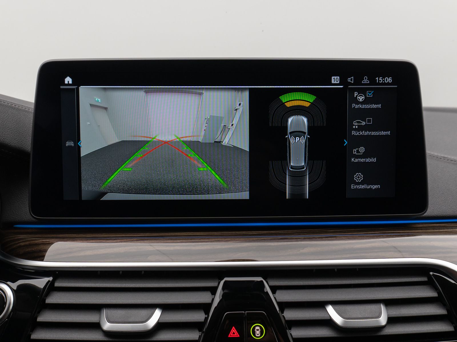 Fahrzeugabbildung BMW 530e xD Luxury Line DAB Komfort HUD Laser HiFi