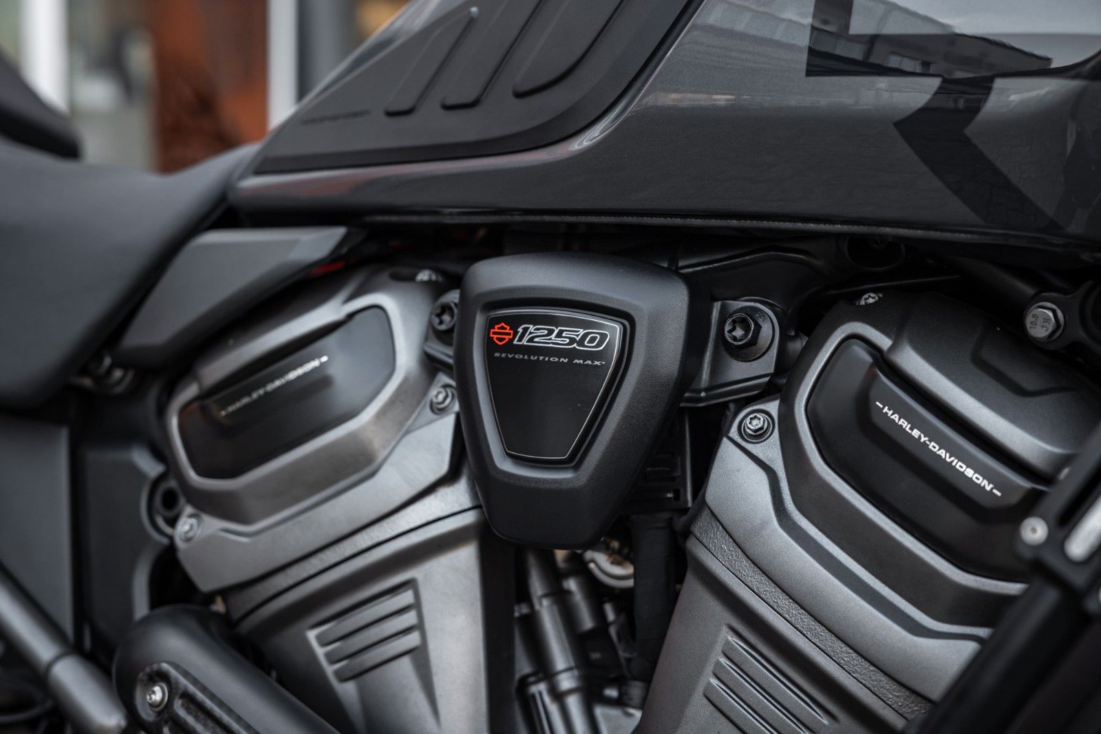 Fahrzeugabbildung Harley-Davidson RA1250S Pan America Special - JEKILL & HYDE -