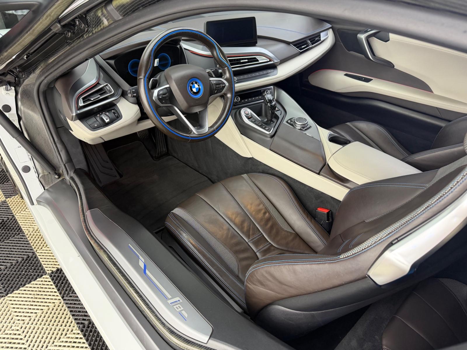 BMW i8 Pure Impulse MwSt. ausweisbar
