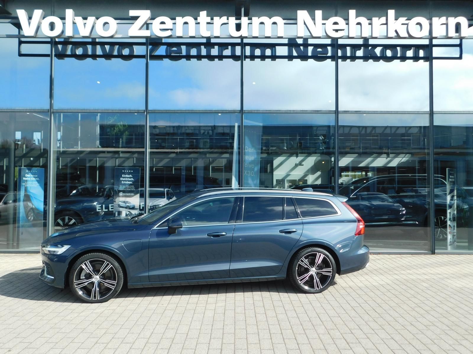 Fahrzeugabbildung Volvo V60 T6 AWD Recharge Inscription