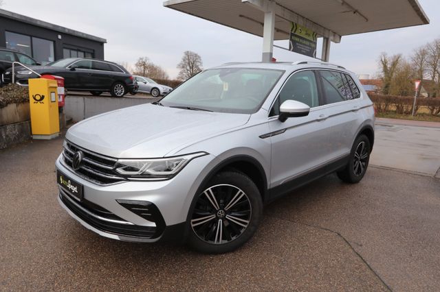 Volkswagen Tiguan Elegance Kamera Navi LED Pano. Standheizu