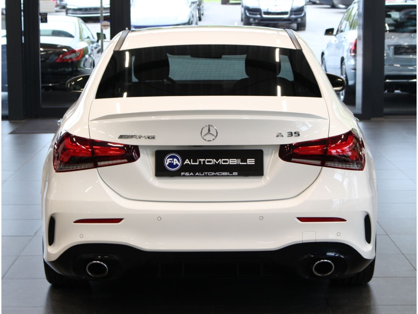 Fahrzeugabbildung Mercedes-Benz A 35 AMG 4Matic MULTIBEAM*STDHZ*Pano*Kamera