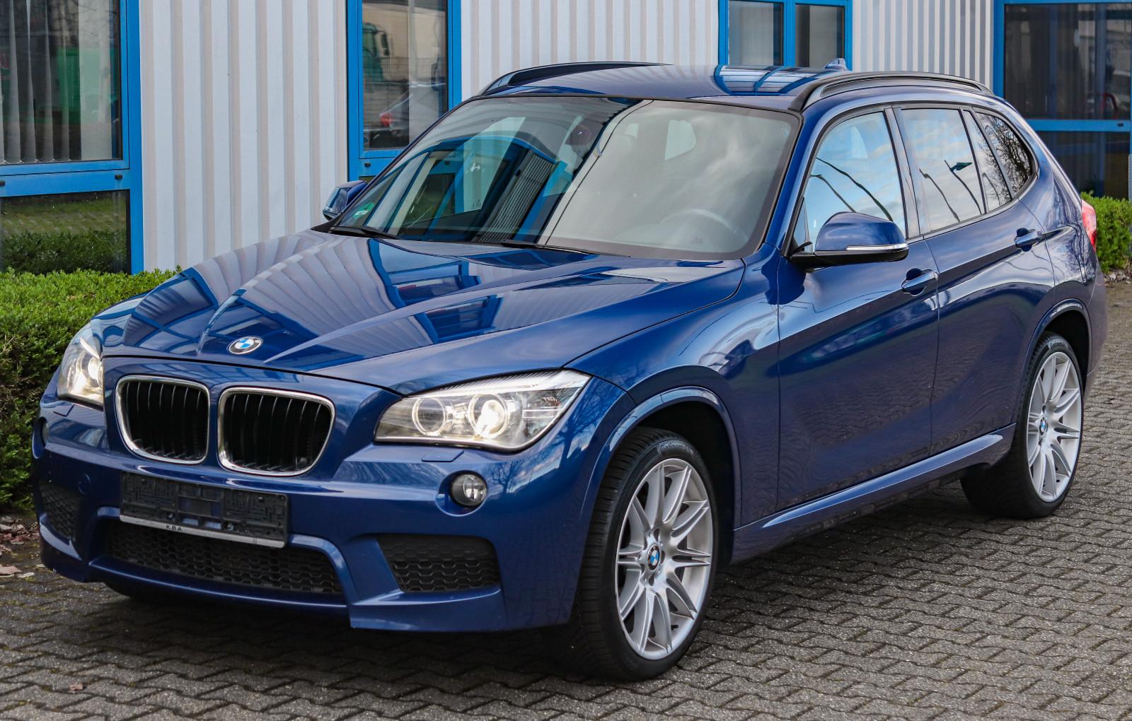 BMW X1 20i xDrive AUTOM M-PAKET*ALCANTARA*XENON*NAVI