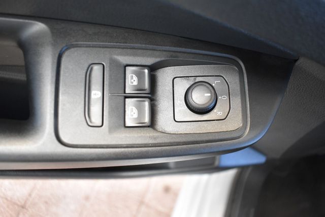 Caddy Maxi KOMBI 2.0 TDI AHK+NAVI+KLIMA+DIGI CP+
