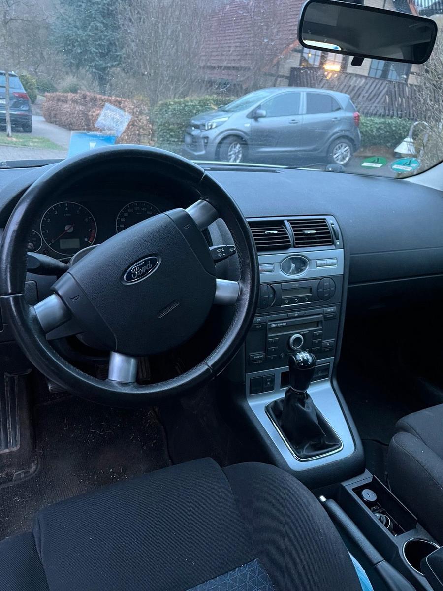 Ford Mondeo 2005 — interior