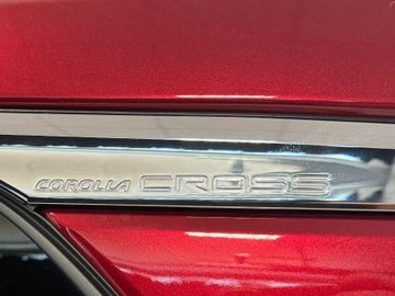 Toyota Corolla Cross AT*AHK*Navi*LED*8 fach bereift