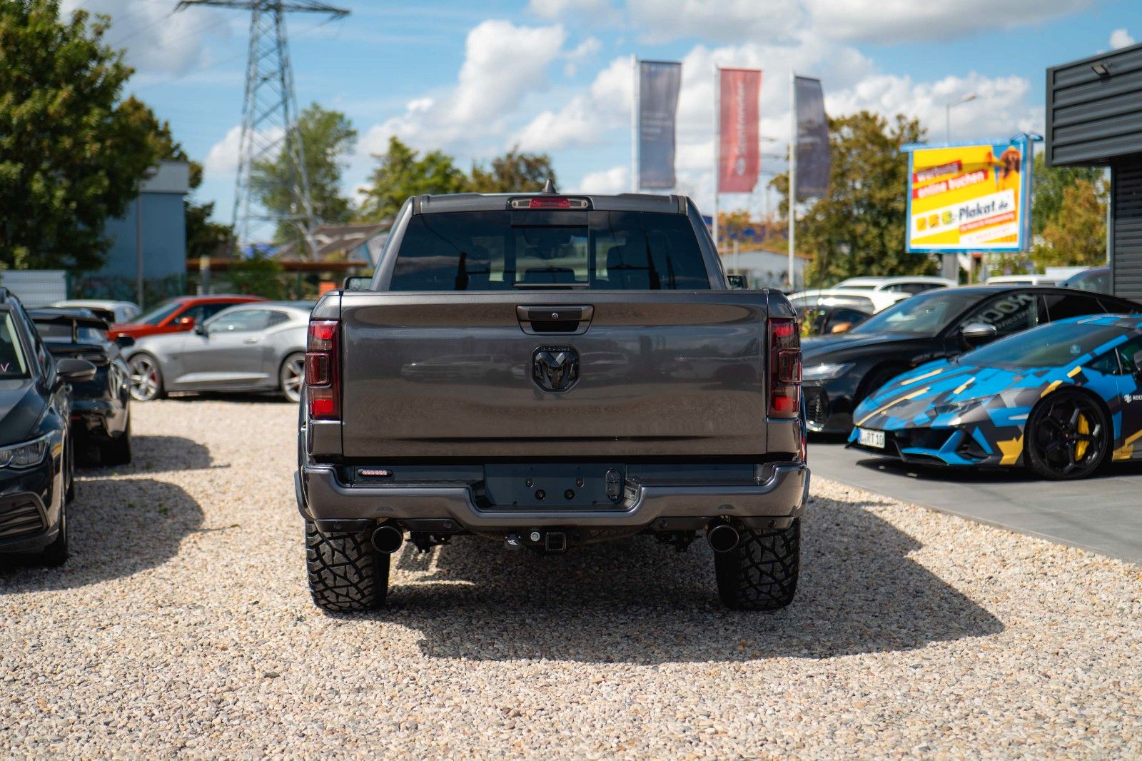 Fahrzeugabbildung Dodge RAM 5.7 V8 HEMI 4x4 NIGHT LARAMIE *RAM BOX*LED*