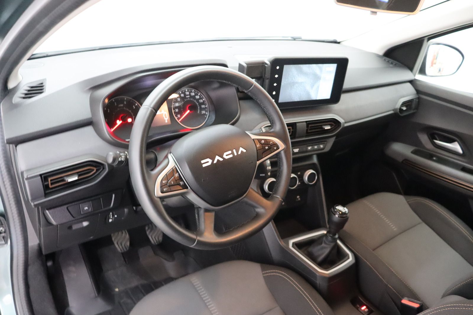 Fahrzeugabbildung Dacia Jogger  TCe * 7-Sitzer * Navi * LED * Sitzhzg.