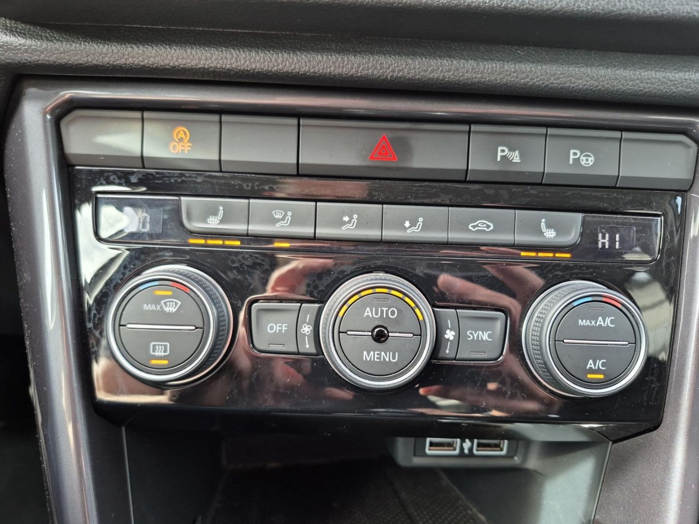 Volkswagen T-Roc IQ.DRIVE Navi ACC Parklenkas. Sitzheizung