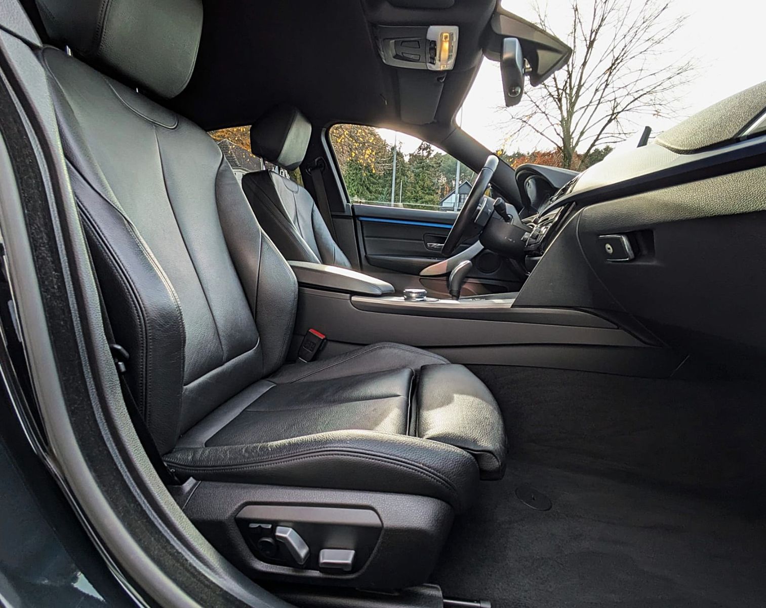 Fahrzeugabbildung BMW 420d Gran Coupe M SPORT SAG LEDER NAVI HUD LED