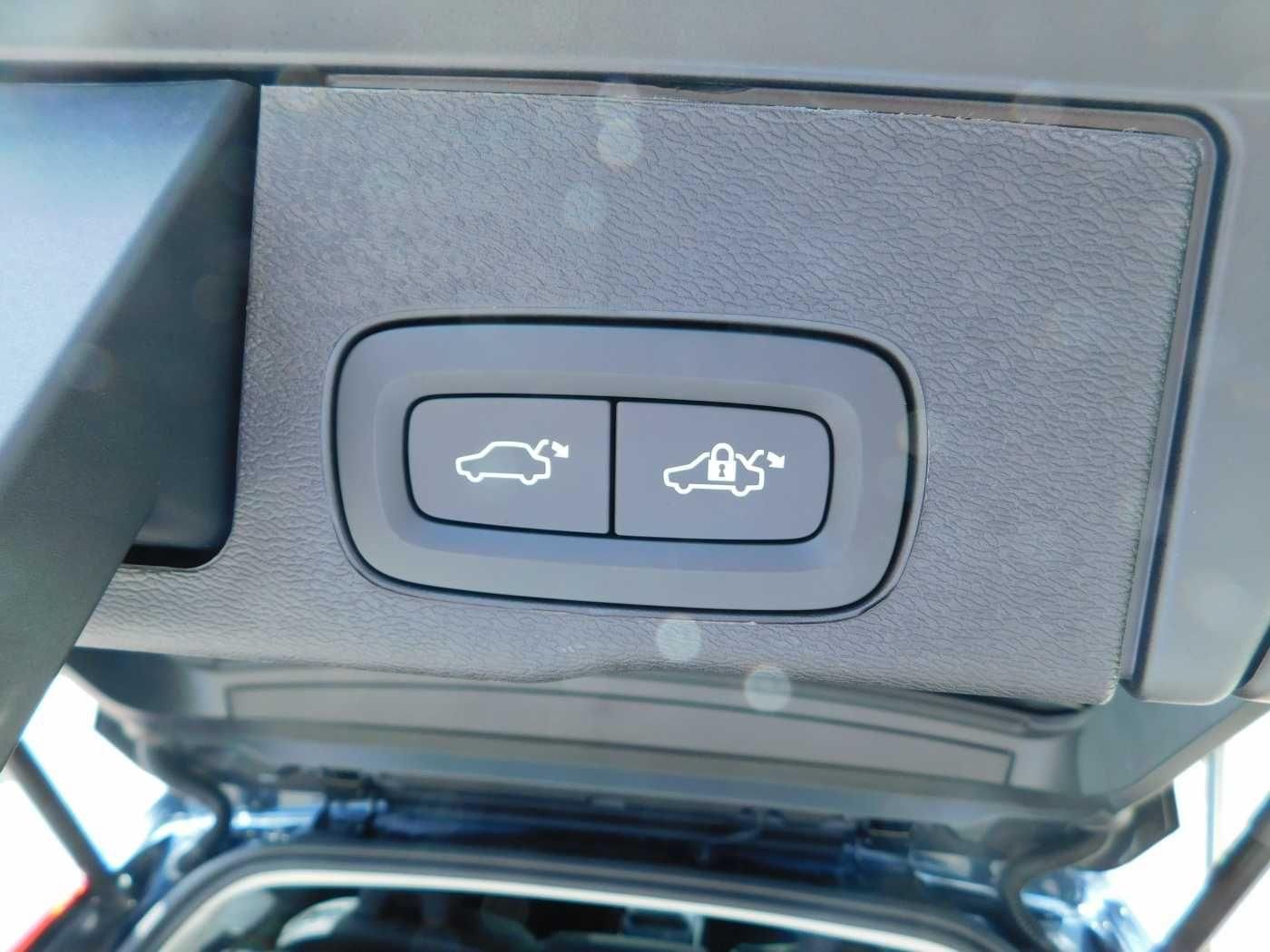 Fahrzeugabbildung Volvo XC60 T8 AWD Ultra Black Edit. 'HEAD-UP-DISPLAY'