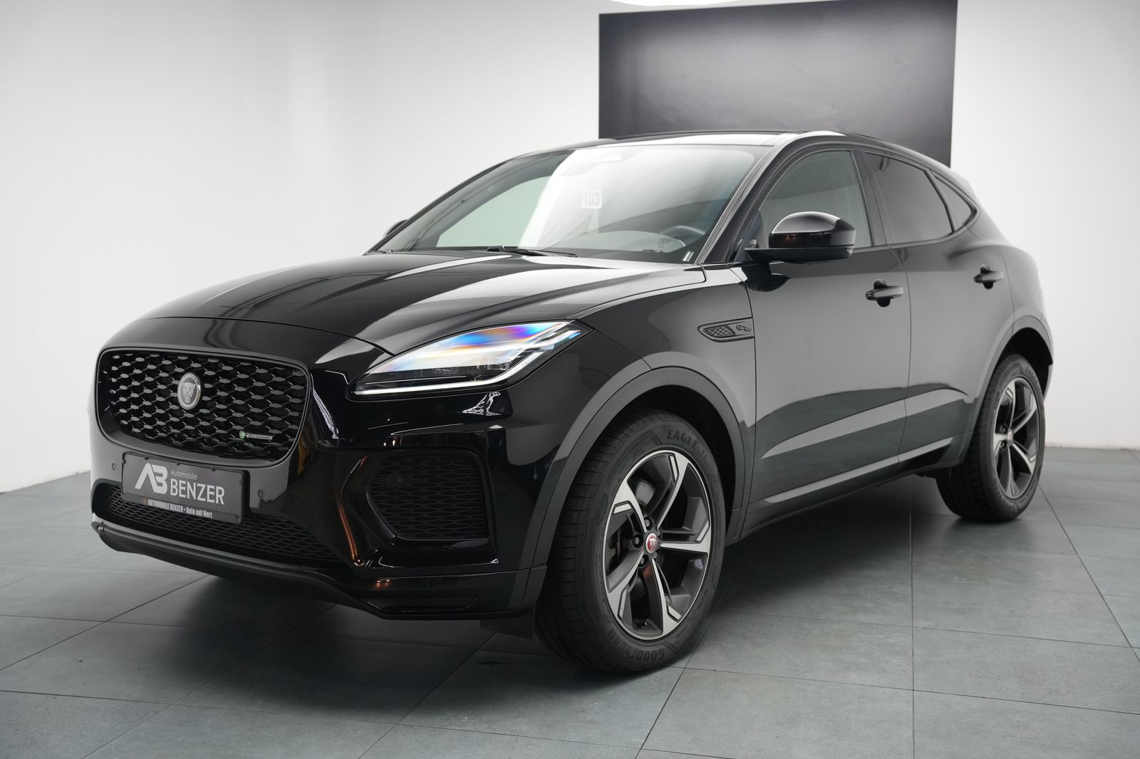 Fahrzeugabbildung Jaguar E-PACE R-Dynamic SE *Meridian*Memory*Virtual*ACC