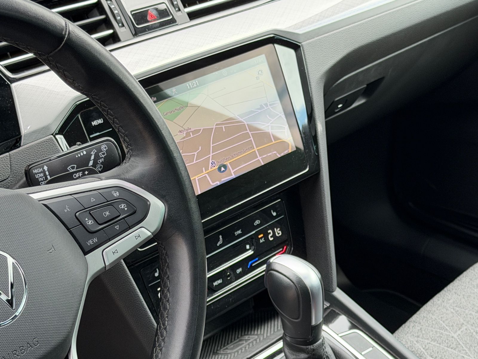 Fahrzeugabbildung Volkswagen Passat Business/AHK/Pano/LED/R-Cam/CarPlay/NAVI