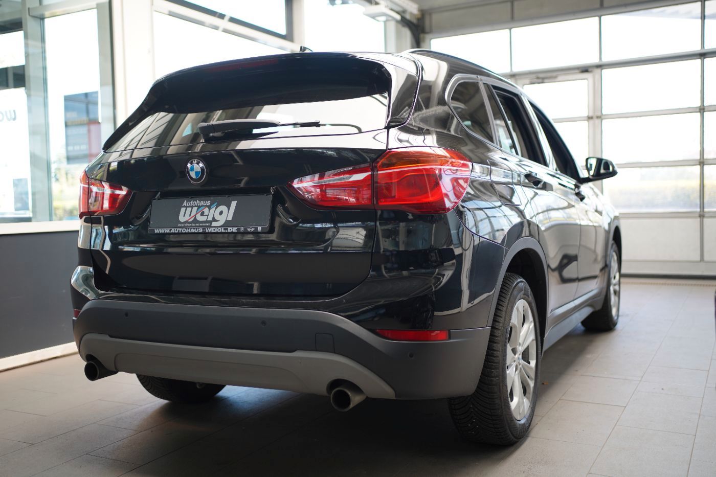 Fahrzeugabbildung BMW X1 20i Advantage +Navi+Parkassist+DrivingAssist+