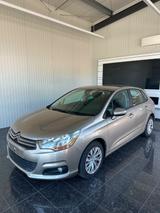 Citroën C4 Lim. Attraction - Citroën C4 Attraction mit Benzin-Antrieb