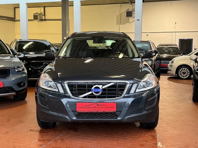 Volvo XC 60 XC60 Momentum 2WD-Navi-Automatik-AHK-Xenon