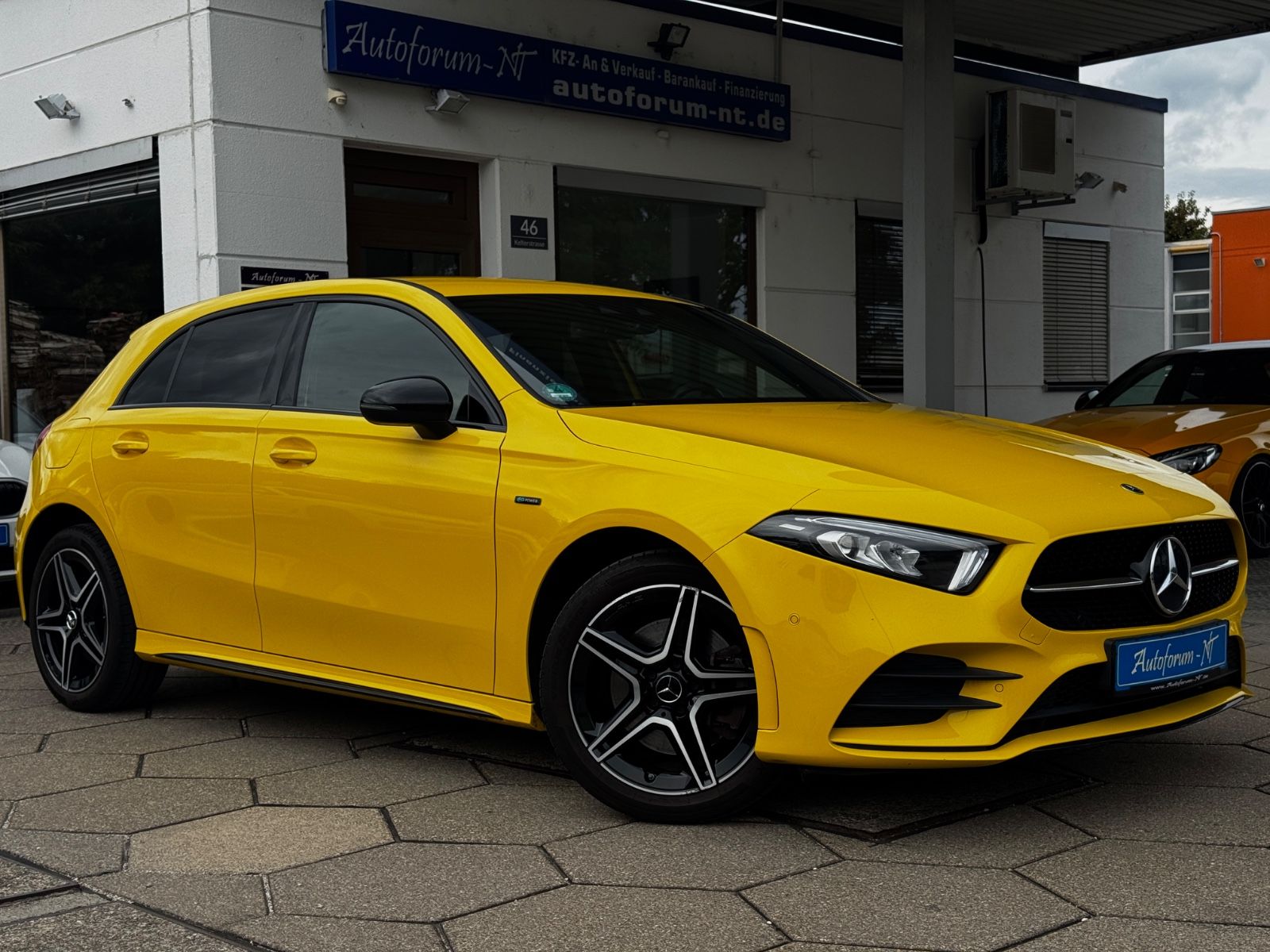 Mercedes-Benz A 250 e AMG YELLOW EDITION/WIDESCREEN/NIGHT/CAM