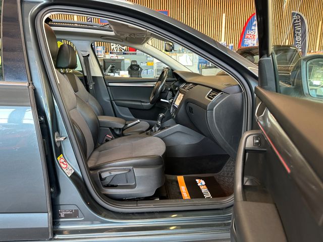 Skoda Octavia Combi *PANO*ACC*NAVI*LED*2-ZONEN*