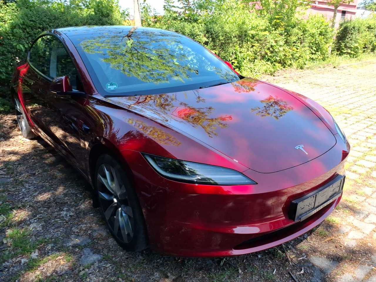 Tesla Model 3 Long Range Dual Motor AWD, AHK, LM 19"
