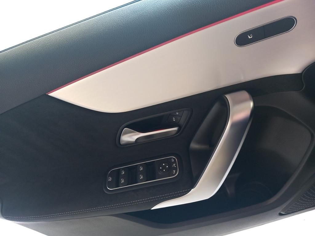 Fahrzeugabbildung Mercedes-Benz A 200 Kompaktlimousine AMG Line*Night Paket*LED