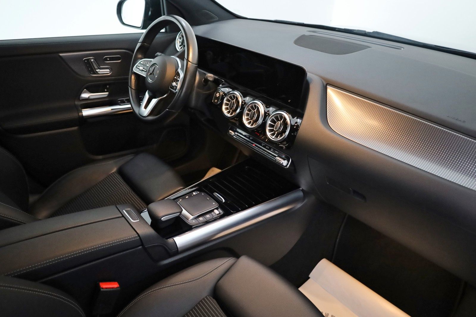 Fahrzeugabbildung Mercedes-Benz GLA 200d Style, 4Matic,NAVI,LED,T.Leder,Pano