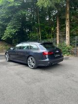 Audi S6 4.0 TFSI quattro S tronic Avant - - blaue Audi S6