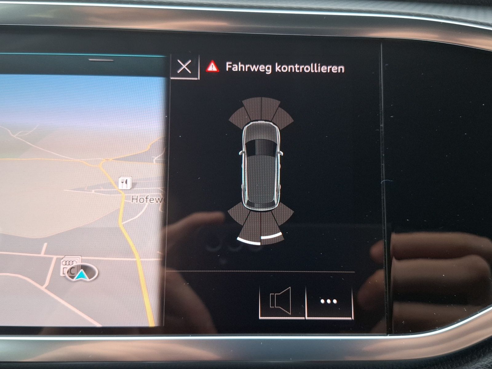 Fahrzeugabbildung Audi Q3 40 TFSI advanced S-tronic quattro LED AVC ACC