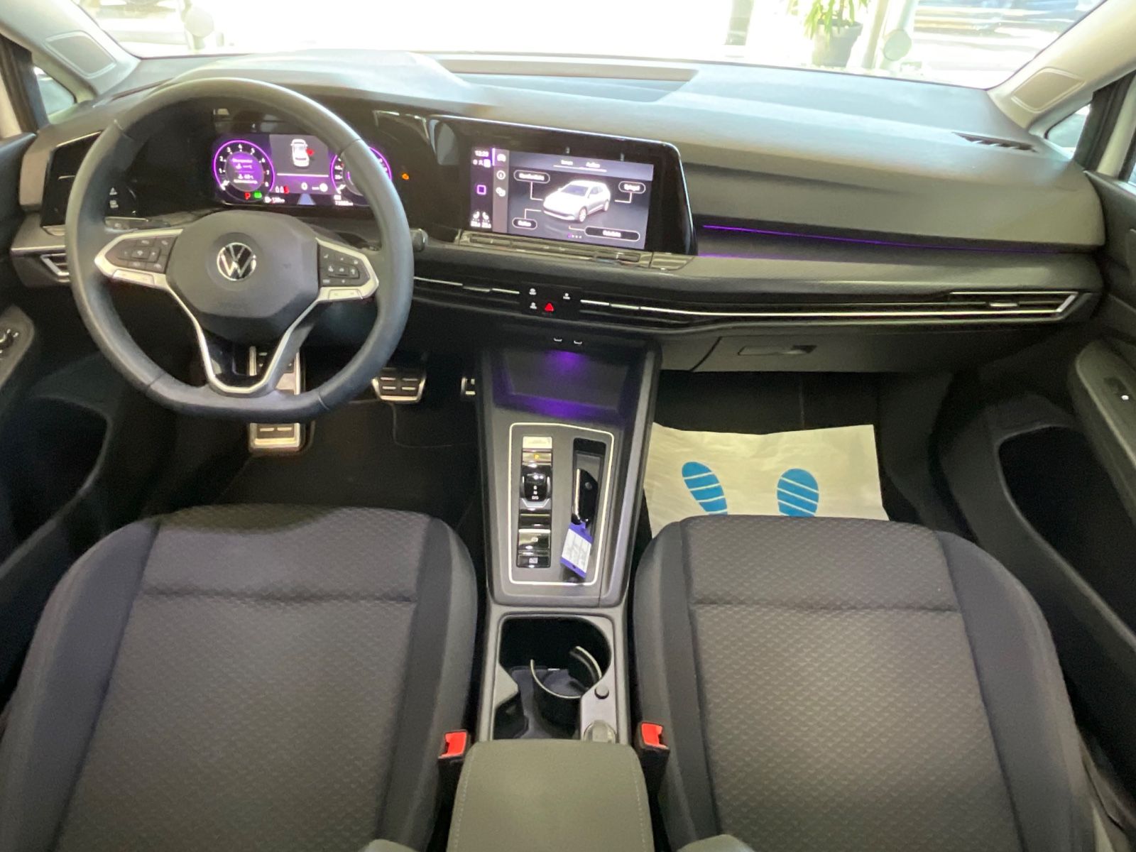 Fahrzeugabbildung Volkswagen Golf VIII Lim. United eTSI