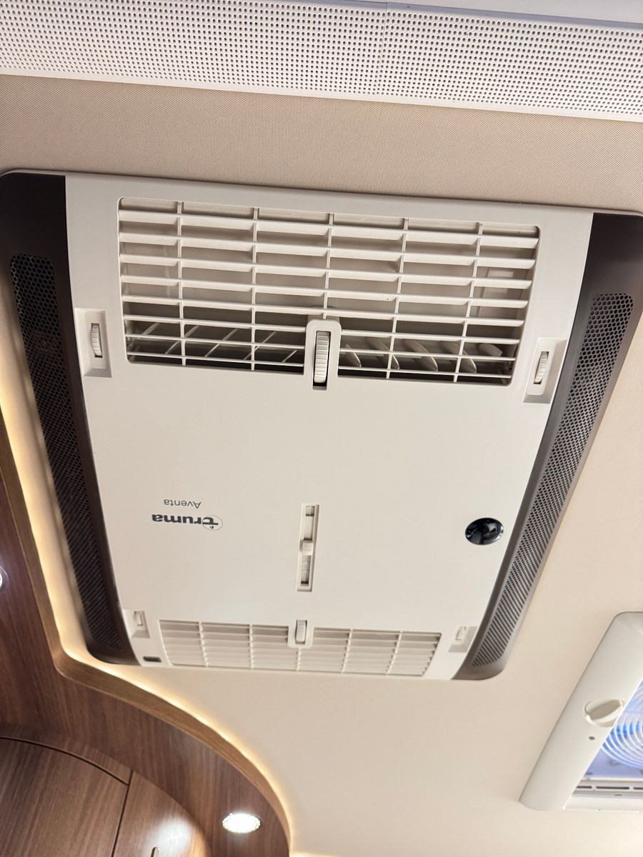 Fahrzeugabbildung Carthago Chic e-line I 51 QB MERCEDES 418 CDI 9GT 1.HAND