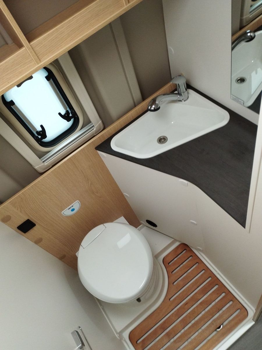Fahrzeugabbildung Sunlight Adventure Cliff 640 Automatik, Dörr Edition, LTE