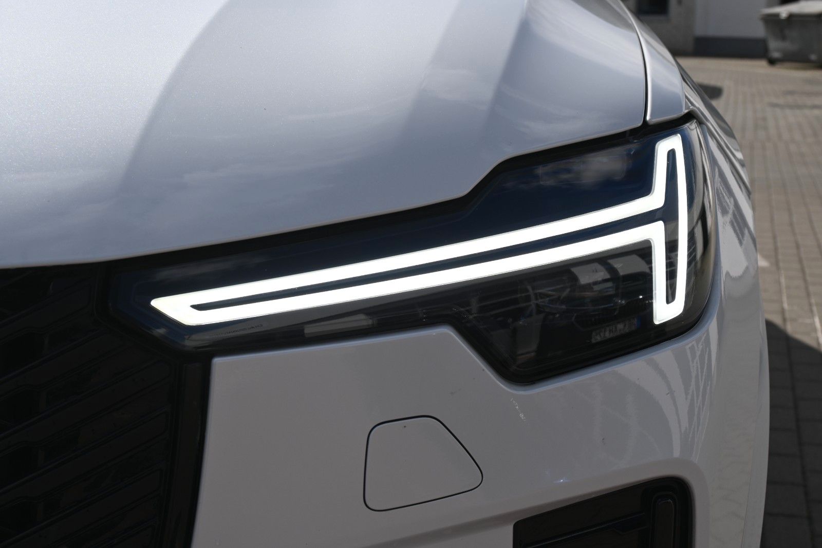 Fahrzeugabbildung Volvo XC90 T8 AWD Plus Dark*PANO*360°*HuD*H&K*ACC
