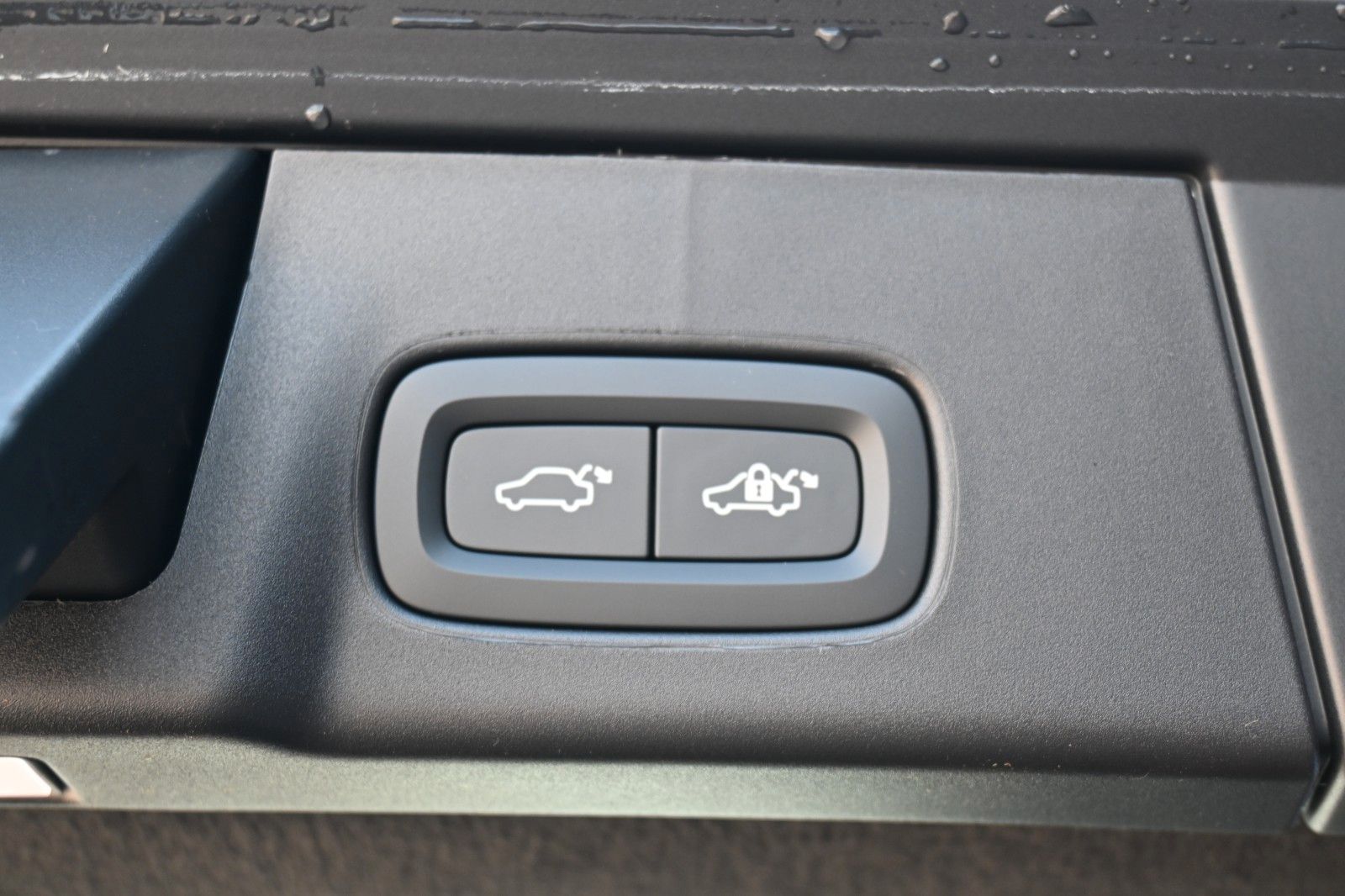 Fahrzeugabbildung Volvo V90 B4 D AWD Cross Country *Pano*STDHZG*ACC