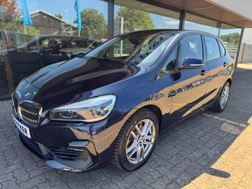 Bild 12 BMW 220 i Active Tourer Sport Line Steptronic Navi