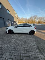 Mercedes-Benz A 45 AMG 4MATIC AMG - Mercedes-Benz A 45 AMG