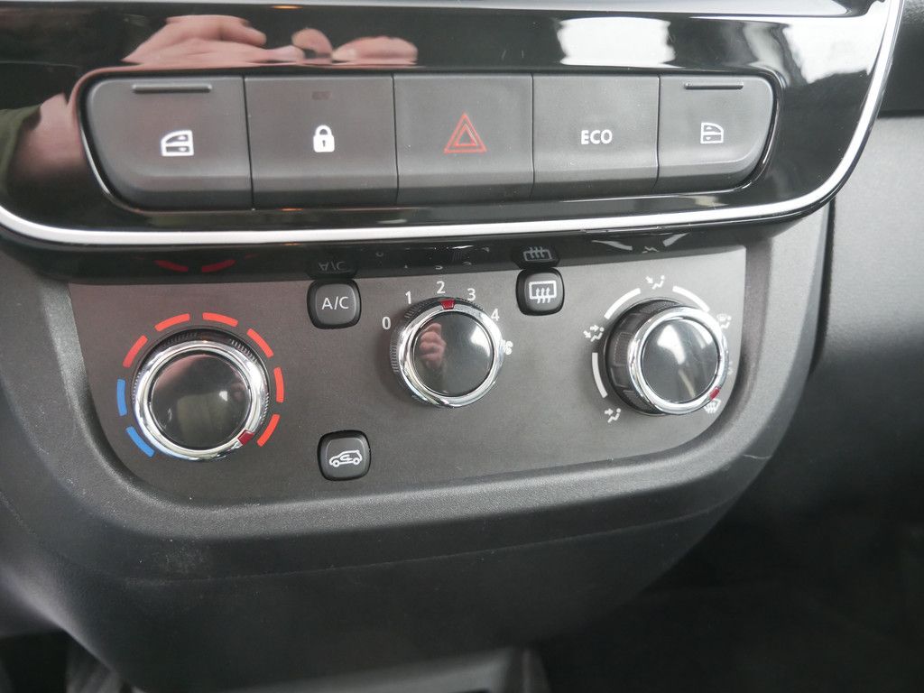 Fahrzeugabbildung Dacia Spring Essential KLIMA