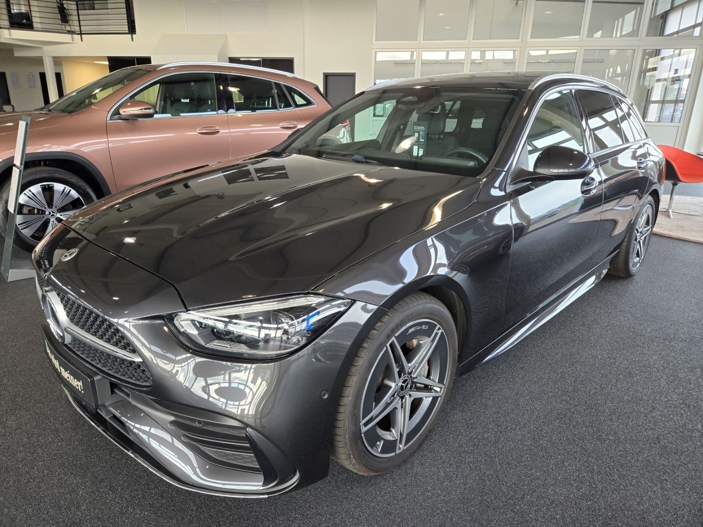 Mercedes-Benz C 180 T-Modell AMG LINE Pano Distronic 360° Totw