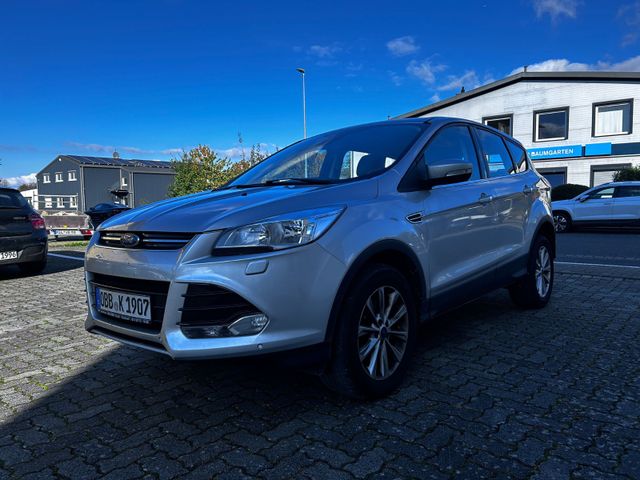 Ford Kuga Titanium 4x4 AUTOMATIK/NAVI/KAMERA/T-LEDER