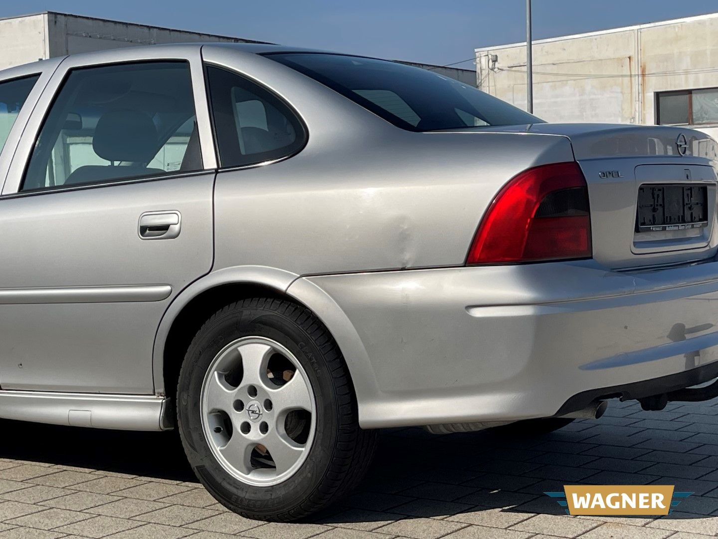 Fahrzeugabbildung Opel Vectra B Edition 100