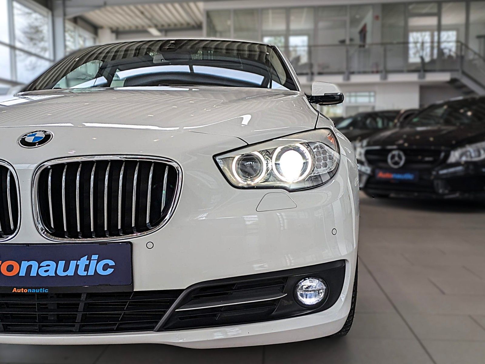 Fahrzeugabbildung BMW 530d GT xDRIVE LEDER PANO NAVI HiFi HUD STANDH.
